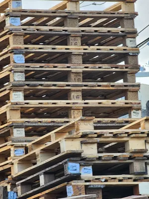 Strong Pallet for New Stories