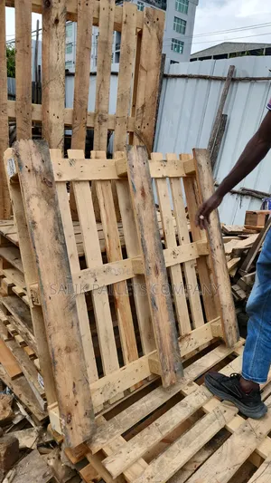 Strong Pallet for New Stories