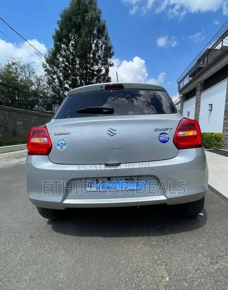 Suzuki Dzire 2022 Silver