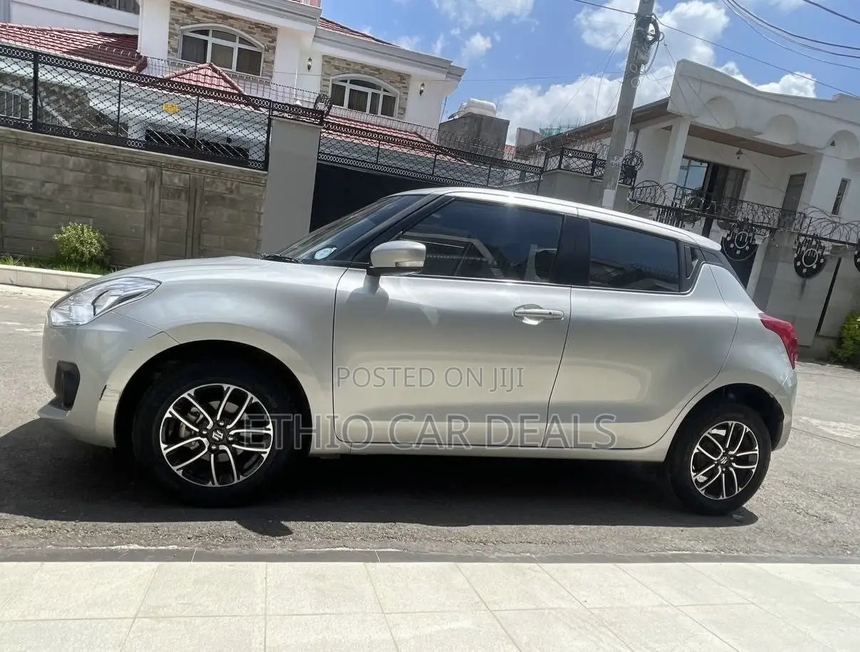 Suzuki Dzire 2022 Silver