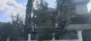 13bdrm House in Gabreil Area Dukem, East Shewa for sale