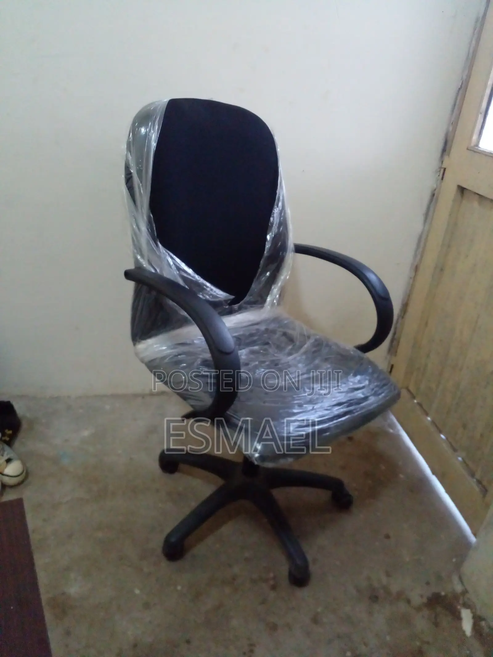 Chair and Table for Sale (ጠረጴዛ እና ወንበር )