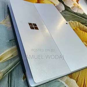 New Laptop Microsoft Surface 8GB Intel Core i5 SSD 256GB