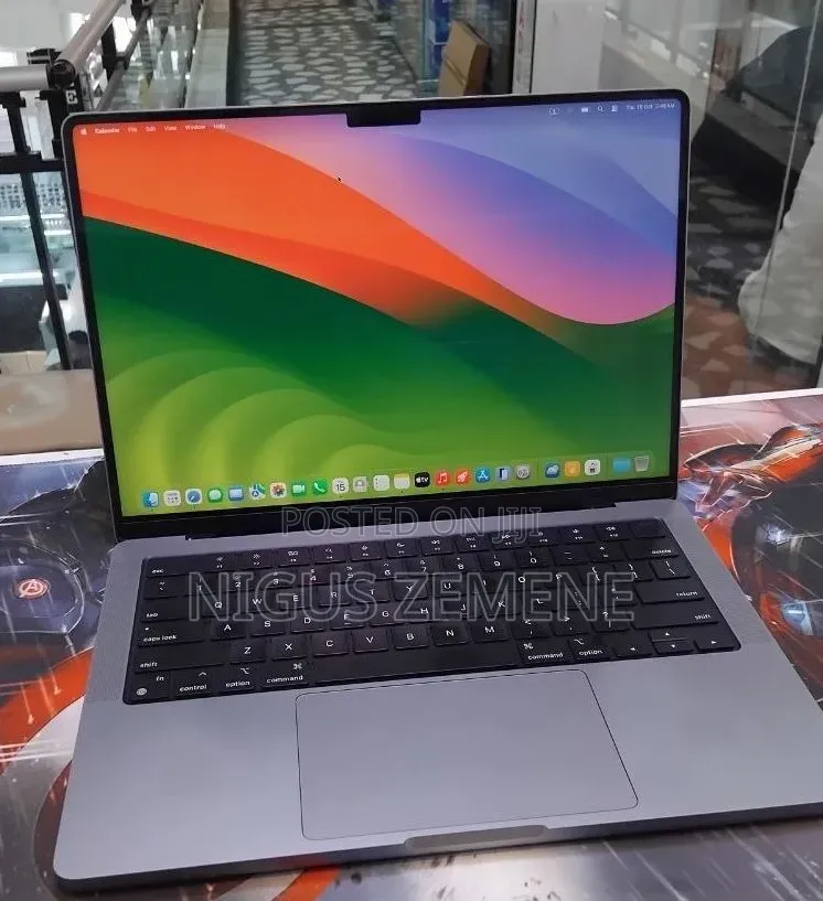 New Laptop Apple MacBook Pro 2021 M1 32GB Apple M1 Pro SSD 512GB