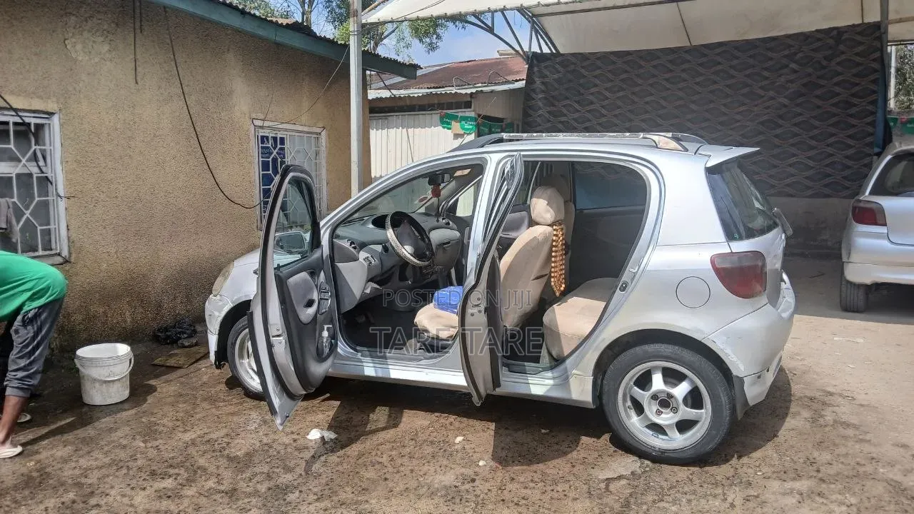 Toyota Vitz 1.0 FWD 5dr 2000 Silver