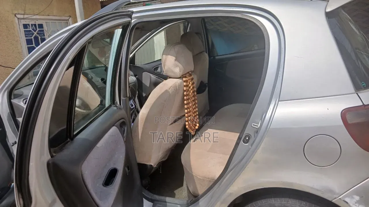 Toyota Vitz 1.0 FWD 5dr 2000 Silver