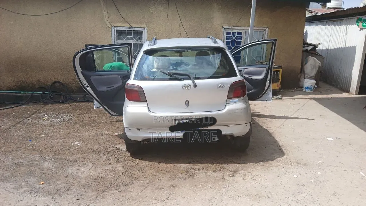 Toyota Vitz 1.0 FWD 5dr 2000 Silver