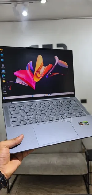 New Laptop Lenovo 16GB AMD Ryzen 7 SSD 512GB
