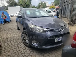 Toyota Yaris 2015 Gray