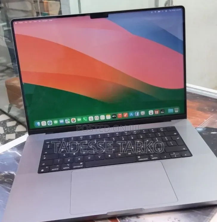 New Laptop Apple MacBook Pro 2021 M1 Max 64GB Apple M1 Max SSD 1T