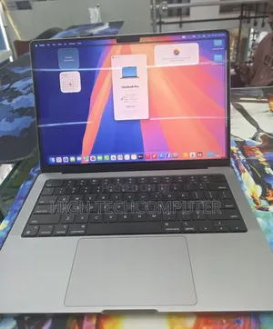 New Laptop Apple MacBook Pro 2021 M1 32GB Apple M1 Pro SSD 1T