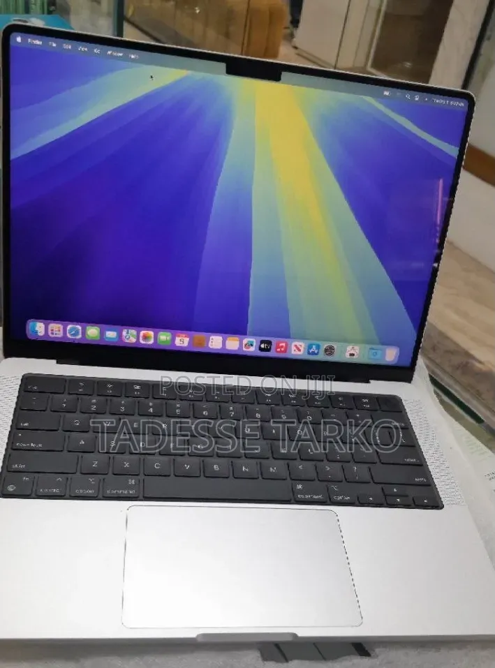 New Laptop Apple MacBook Pro 2024 M4 24GB Apple M4 Pro SSD 512GB