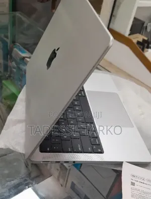 New Laptop Apple MacBook Pro 2024 M4 24GB Apple M4 Pro SSD 512GB