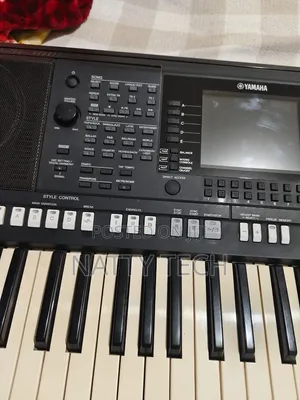 Yamaha PSR 970