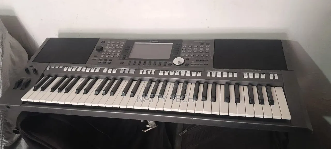 Yamaha PSR 970