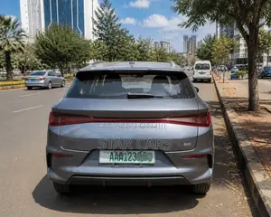 BYD E2 43 kWh 94 hp FWD 2025 Gray
