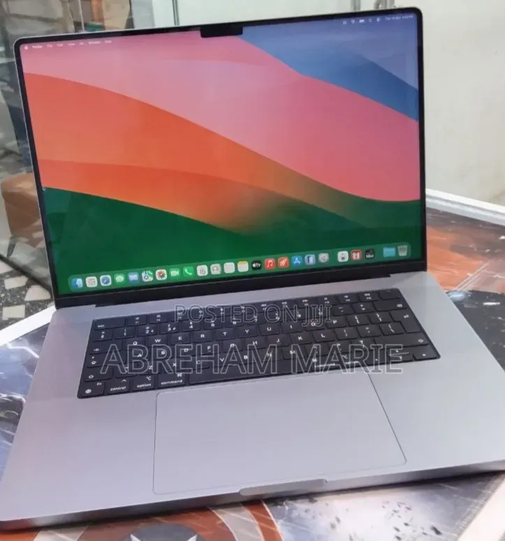 New Laptop Apple MacBook Pro 2021 M1 Max 64GB Apple M1 Max SSD 1T