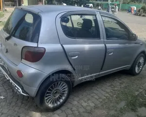 Toyota Vitz 2001 Silver