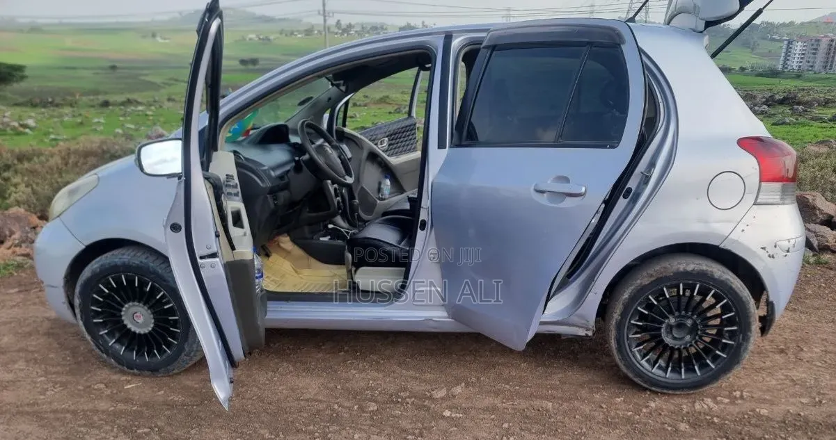 Toyota Yaris 2010 Off white