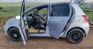 Toyota Yaris 2010 Off white