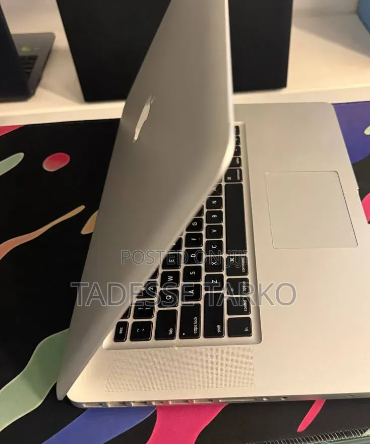 Laptop Apple MacBook Pro 2011 4GB Intel Core i7 SSD 500GB