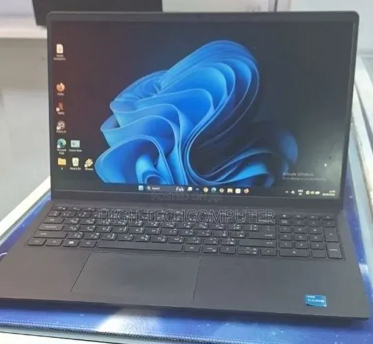 Laptop Dell Inspiron 15 3520 8GB Intel Core i3 SSD 512GB