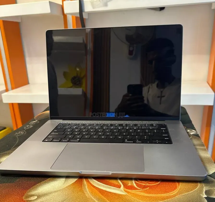 New Laptop Apple MacBook Pro 2021 M1 32GB Apple M1 Max SSD 1T