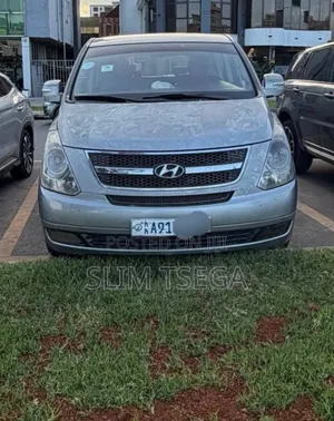 Hyundai Satellite 2011 Silver