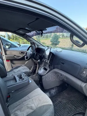 Hyundai Satellite 2011 Silver