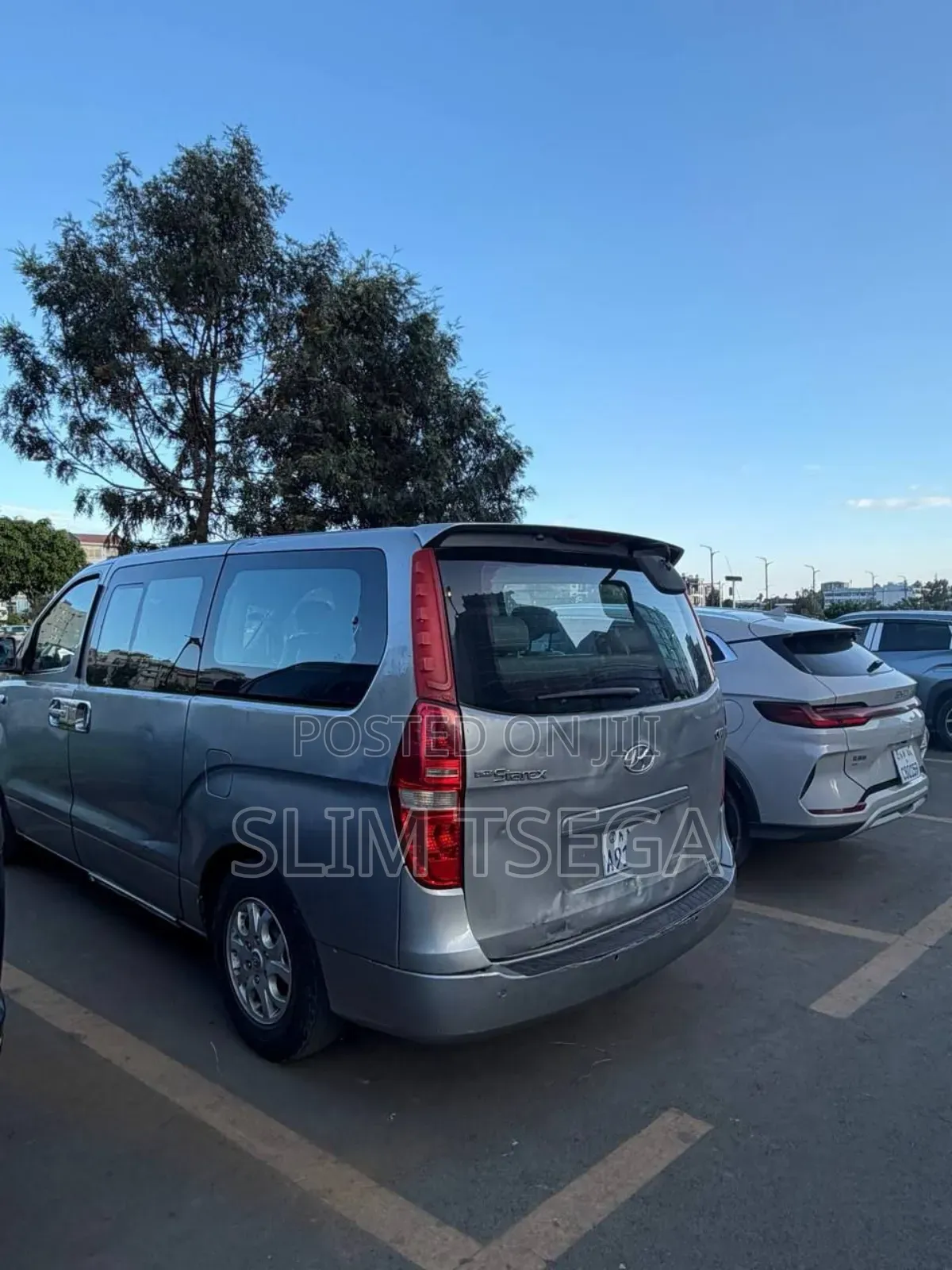 Hyundai Satellite 2011 Silver