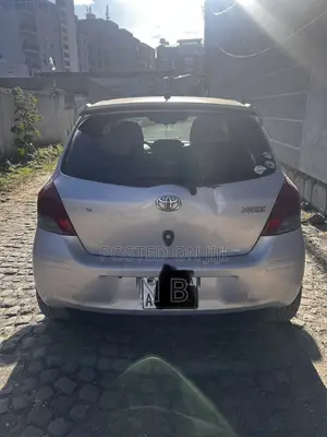 Toyota Yaris 2010 Pearl