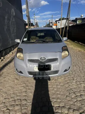 Toyota Yaris 2010 Pearl