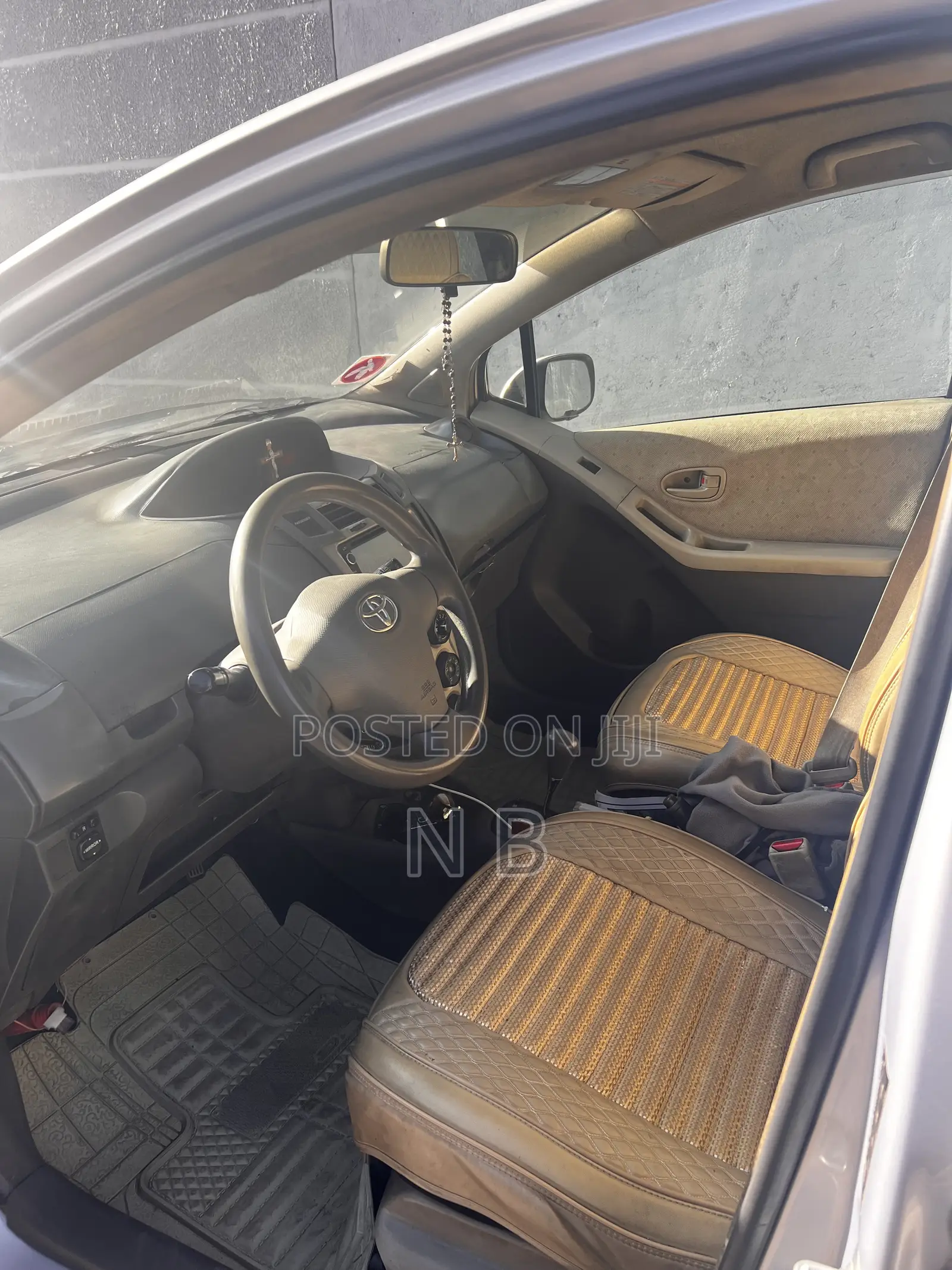 Toyota Yaris 2010 Pearl