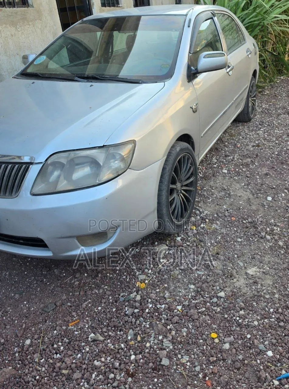 Toyota Corolla 2004 Gold