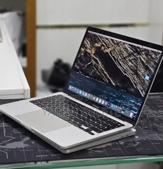 New Laptop Apple MacBook Pro 2015 16GB Intel Core i5 SSD 256GB