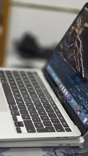 New Laptop Apple MacBook Pro 2015 16GB Intel Core i5 SSD 256GB
