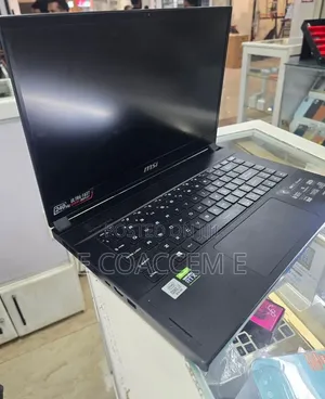 New Laptop MSI Crosshair 17 16GB Intel Core i7 SSD 512GB