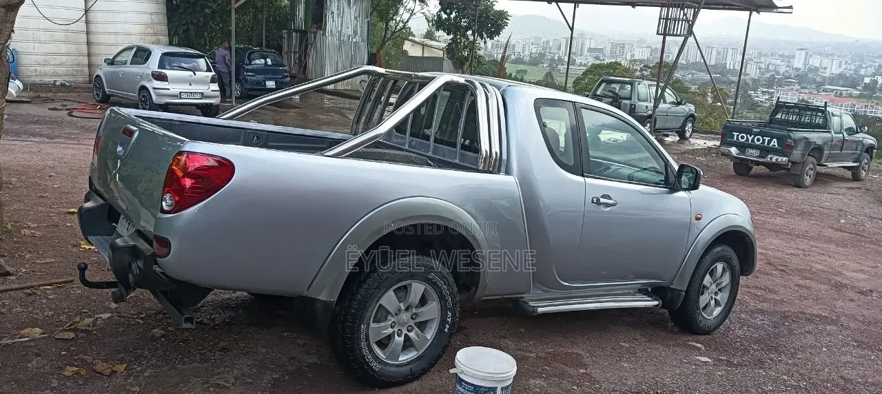 Mitsubishi L200 2007 Silver