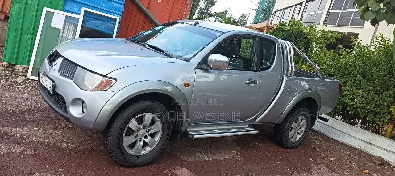 Mitsubishi L200 2007 Silver