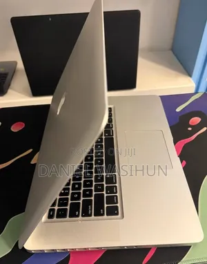 New Laptop Apple MacBook 2011 4GB Intel Core i7 SSD 500GB