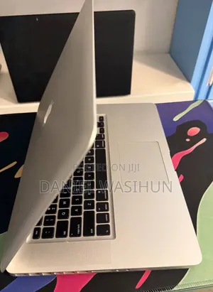 New Laptop Apple MacBook 2011 4GB Intel Core i7 SSD 500GB