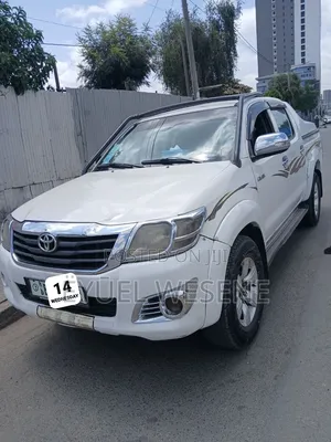 Toyota Hilux 2013 White