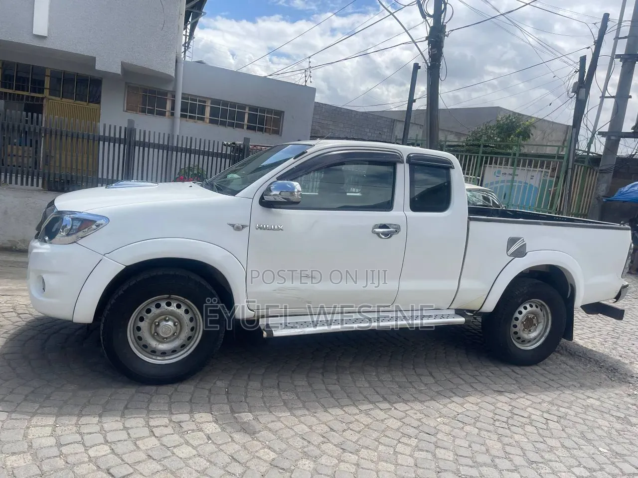 Toyota Hilux 2011 White