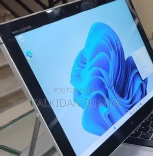 New Laptop HP Elite X2 G4 8GB Intel Core i5 SSD 128GB