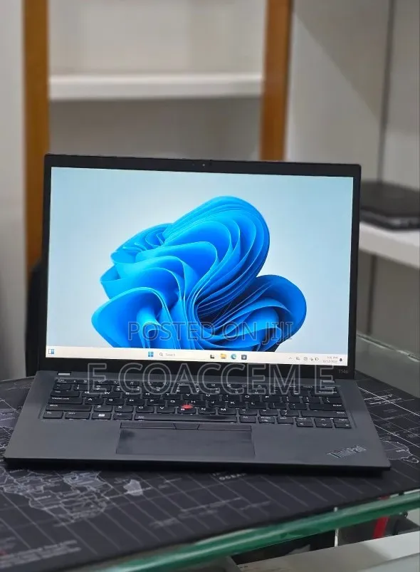 New Laptop Lenovo ThinkPad T14s Gen 2 16GB Intel Core i7 SSD 512GB