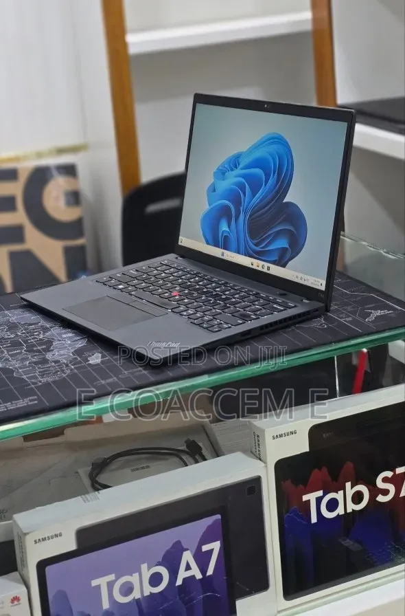New Laptop Lenovo ThinkPad T14s Gen 2 16GB Intel Core i7 SSD 512GB