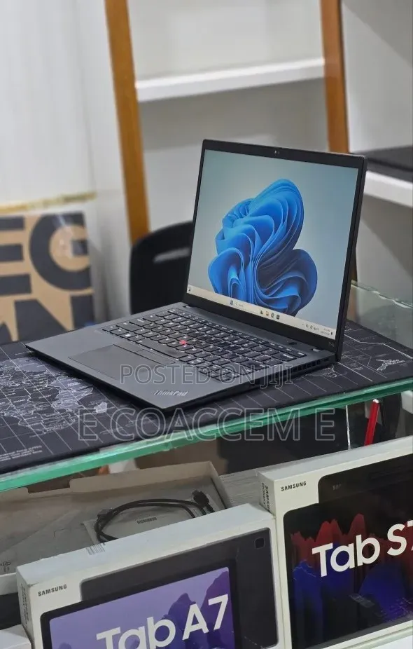 New Laptop Lenovo ThinkPad T14s Gen 2 16GB Intel Core i7 SSD 512GB