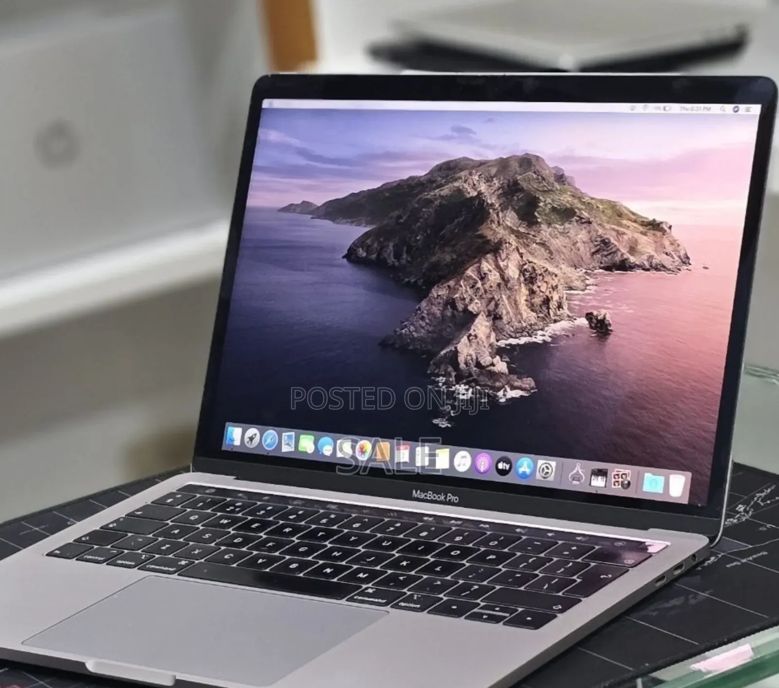 New Laptop Apple MacBook 2019 16GB Intel Core i7 SSD 1T
