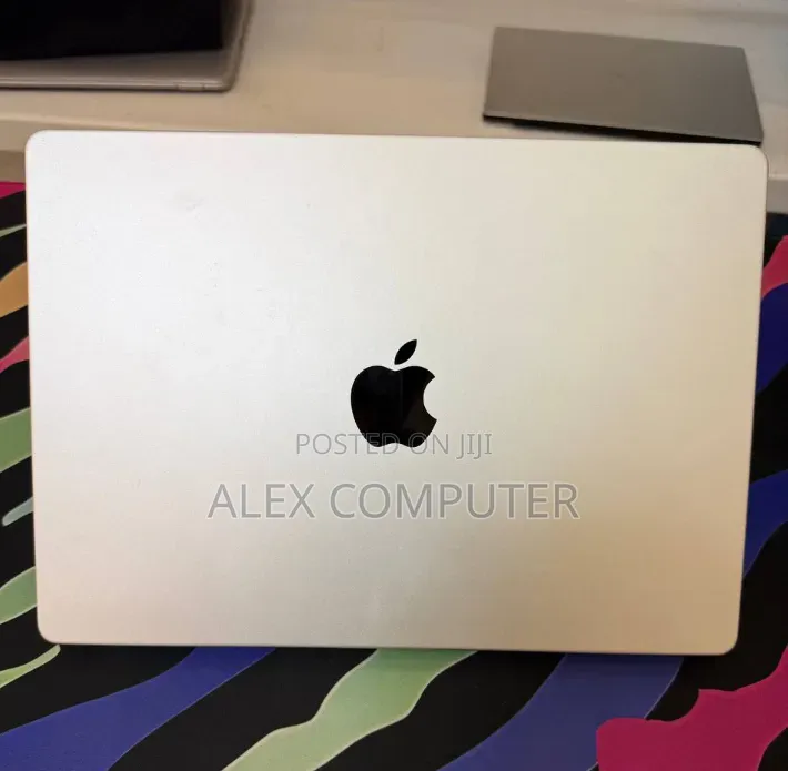 New Laptop Apple MacBook Pro 2021 M1 16GB Apple M1 Pro SSD 512GB