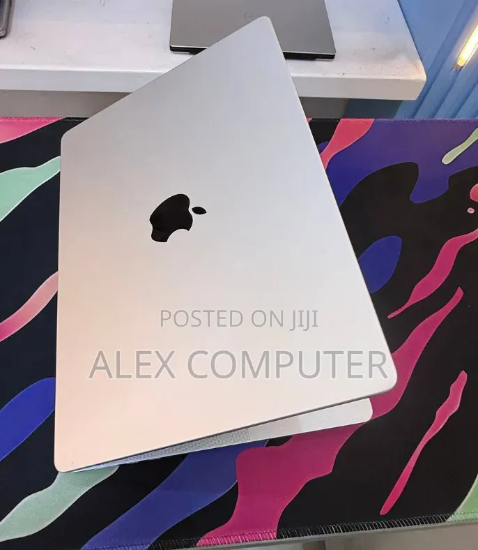 New Laptop Apple MacBook Pro 2021 M1 16GB Apple M1 Pro SSD 512GB